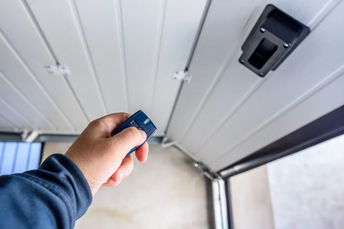 Télécommande pour ouverture automatique d’une porte de garage