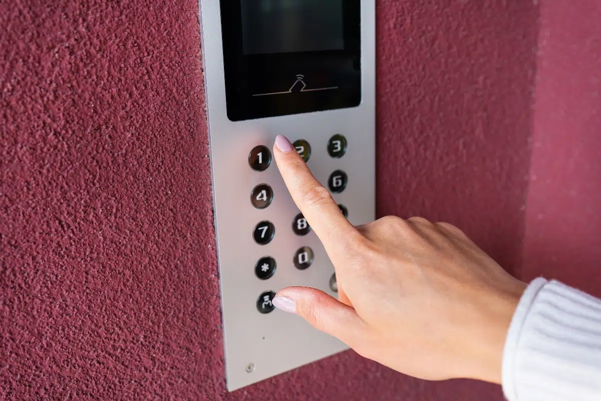 Installation d’un digicode pour contrôle d’accès à Nice